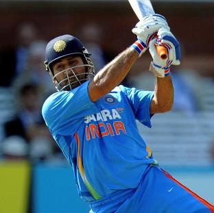 MS Dhoni is not considering giving up India's one-day captaincy