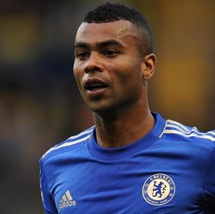 Ashley Cole has penned a new one-year deal at Chelsea