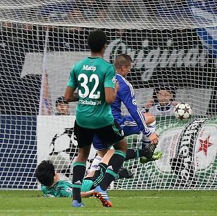 Fernando Torres scores his second goal of the game