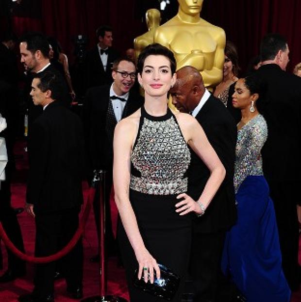 Congleton Guardian: Anne Hathaway took a secret stash of booze to the Oscars Congleton Guardian: Anne Hathaway took a secret stash of booze to the Oscars