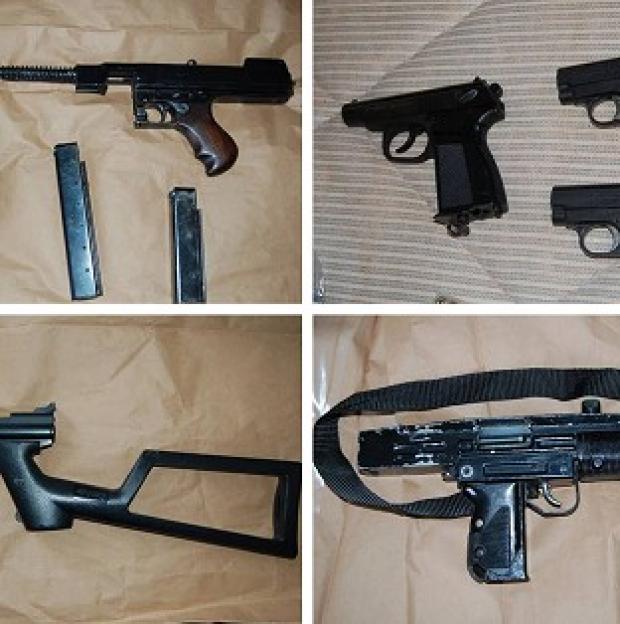 Congleton Guardian: Some of the arms that have been seized by an anti-gang squad in one of Scotland Yard's biggest gun hauls Congleton Guardian: Some of the arms that have been seized by an anti-gang squad in one of Scotland Yard's biggest gun hauls