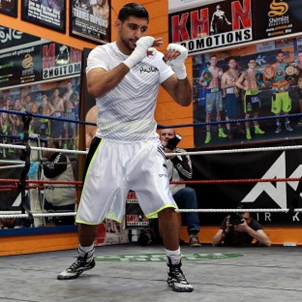 Congleton Guardian: Amir Khan is preparing for his welterweight debut against Luis Collazo in Las Vegas Congleton Guardian: Amir Khan is preparing for his welterweight debut against Luis Collazo in Las Vegas