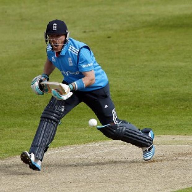 Congleton Guardian: Ian Bell top-scored for England with 50 Congleton Guardian: Ian Bell top-scored for England with 50