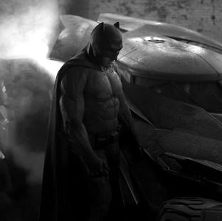Congleton Guardian: Zack Snyder has revealed Ben Affleck's Batman suit on Twitter Congleton Guardian: Zack Snyder has revealed Ben Affleck's Batman suit on Twitter
