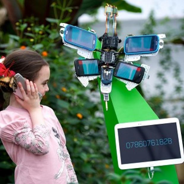 Congleton Guardian: O2 Recycle has created a series of mechanical butterflies entirely out of old mobile phones Congleton Guardian: O2 Recycle has created a series of mechanical butterflies entirely out of old mobile phones