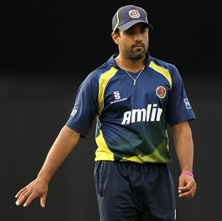 Congleton Guardian: Ravi Bopara took two wickets for Essex Congleton Guardian: Ravi Bopara took two wickets for Essex