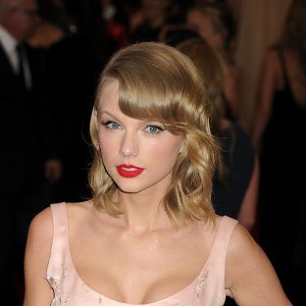 Congleton Guardian: Taylor Swift celebrated Independence Day with her close friends including Lena Dunham and Emma Stone Congleton Guardian: Taylor Swift celebrated Independence Day with her close friends including Lena Dunham and Emma Stone