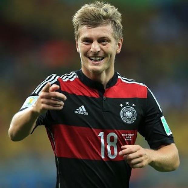 Congleton Guardian: Toni Kroos has signed a six-year contract with Real Madrid Congleton Guardian: Toni Kroos has signed a six-year contract with Real Madrid